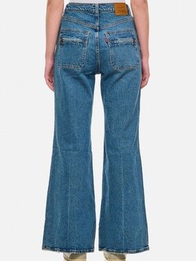 Levi's Ribcage Bell Flared Super High-Rise Jeans with Zipper Detail 70s Inspired